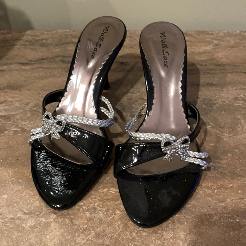 Women’s kitten heel sandals